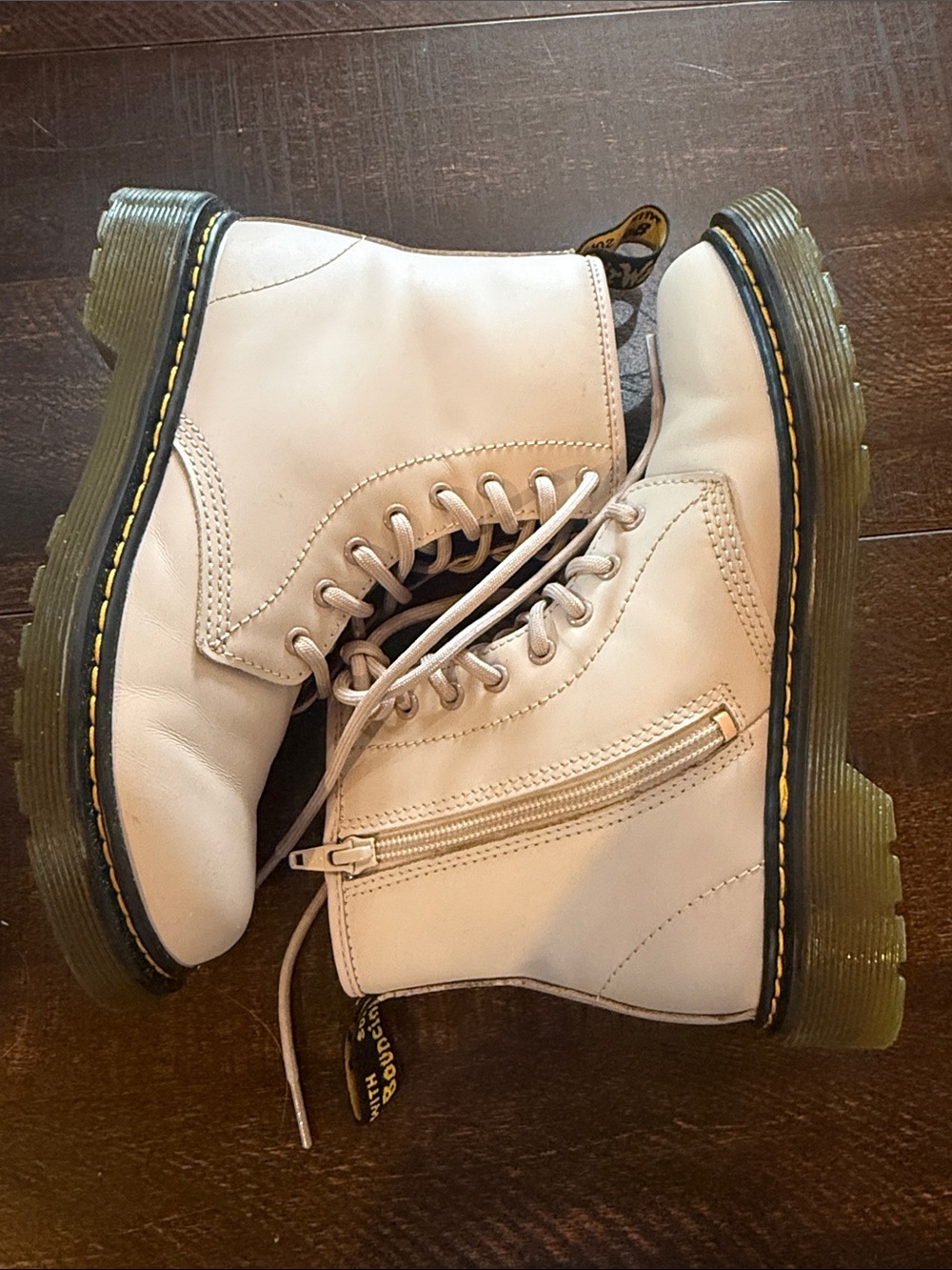 Dr. Martens Kids 1460 Pascal Boots Youth Size 4 NWOT Cream/Tan Side Zip NWOT